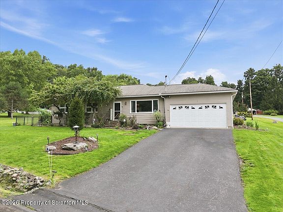 3rd image of 9 Overbrook Est
