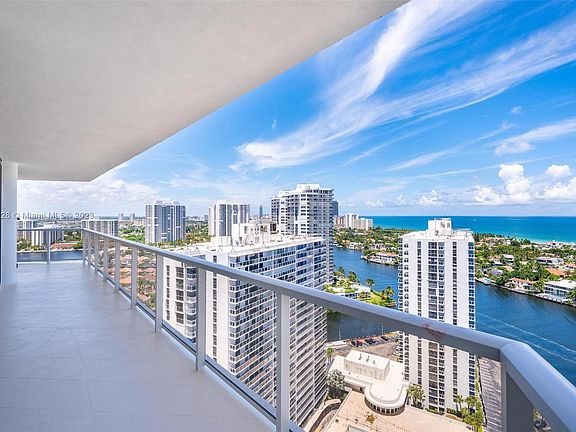4th image of 20281 E Country Club Dr APT 2302