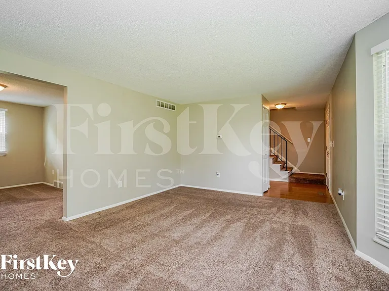 12111 Peppermill Ln — Photo 2