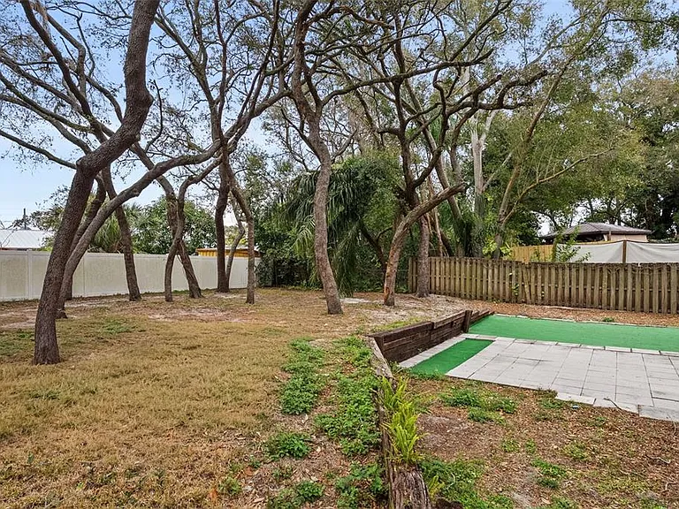 723 Pent St — Photo 27
