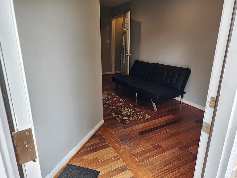 University Dr — Photo 17