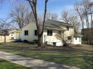 710 Meadow Run Dr SW, Rochester, MN 55902