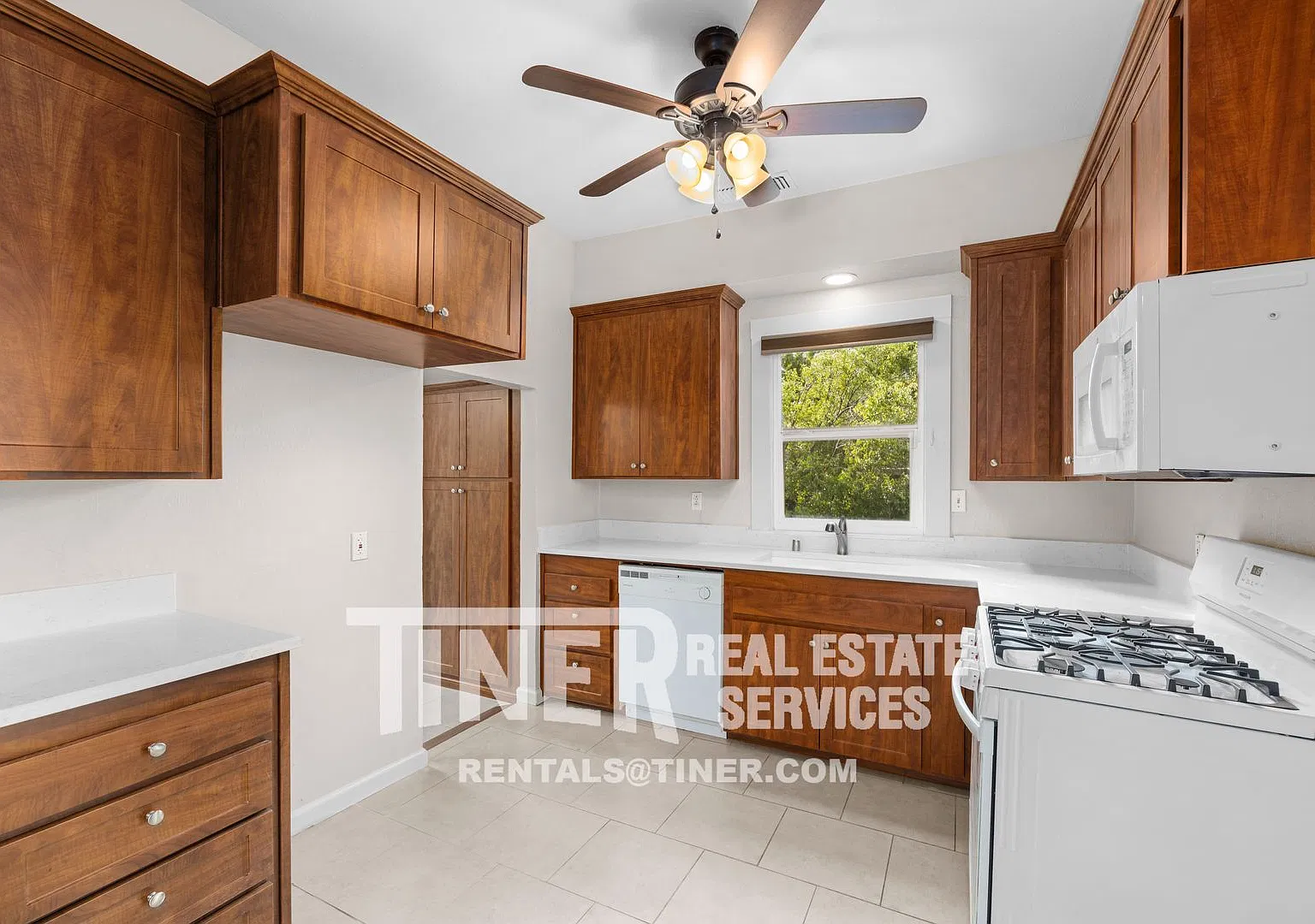 603 Mormon Street - TIER 2 - Beautifully Updated 2 Bedroom Near Historic Sutter Street — Photo 2