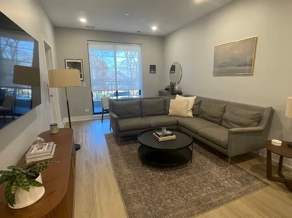 3118 N Greenview Ave, Chicago, IL