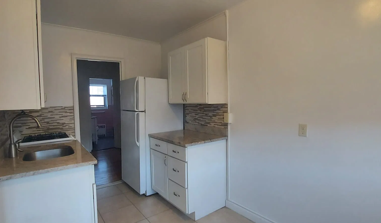 82 Lincoln Ave — Photo 3