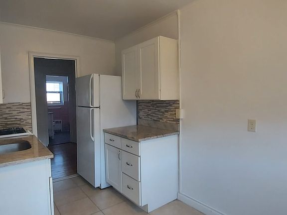 3rd image of 82 Lincoln Ave #3B