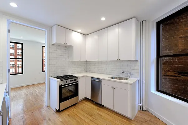 Rented by Aether Property Group | media 20