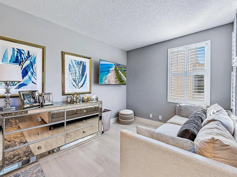 Resort Ln — Photo 16