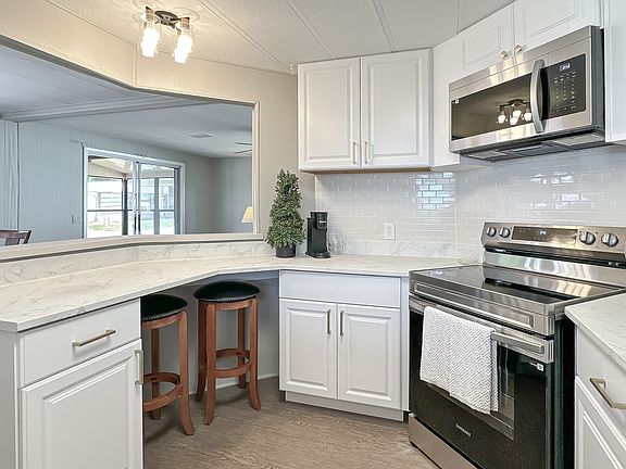 4th image of 644 Hickory Hl #373