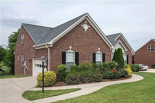 Oversized 2 car garage