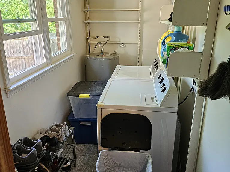 312 Grove Ave — Photo 4