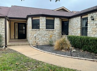 17 Fairway Ln, Meadowlakes, TX 78654