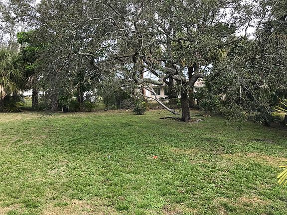 5th image of 459 Crescent Dr
