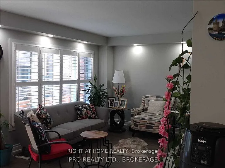 20 Bradshaw Dr — Photo 15