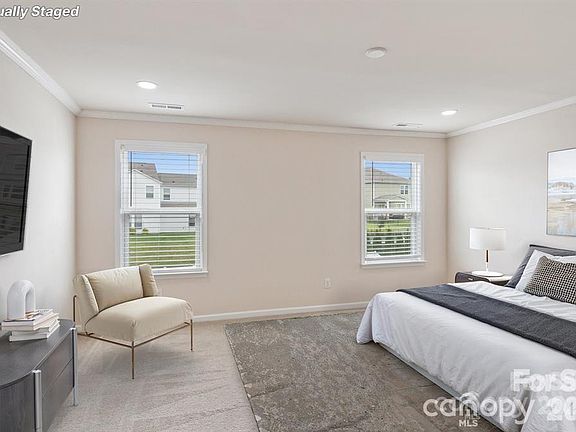 2nd image of 4029 Spring Garden St