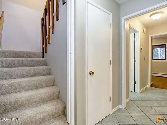 4th image of 8140 Country Woods Dr