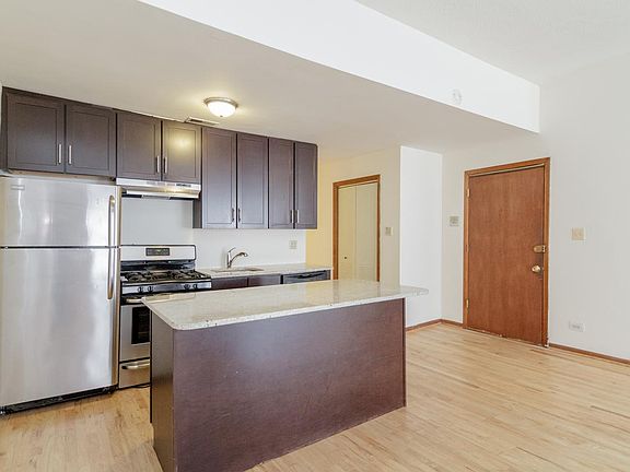 2nd image of 2521.5 N Lincoln Park W #B3