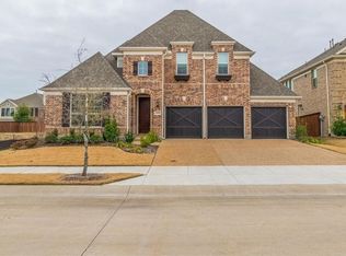900 Southern Hills Way, Savannah, TX 76227