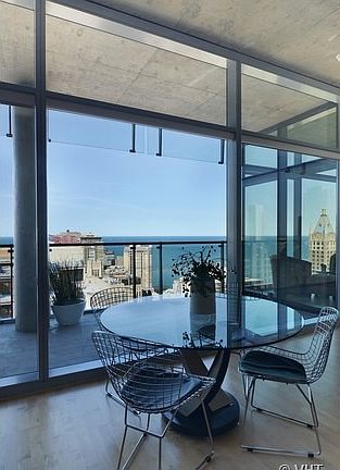 3rd image of 600 N Fairbanks Ct #Penthouse 3802