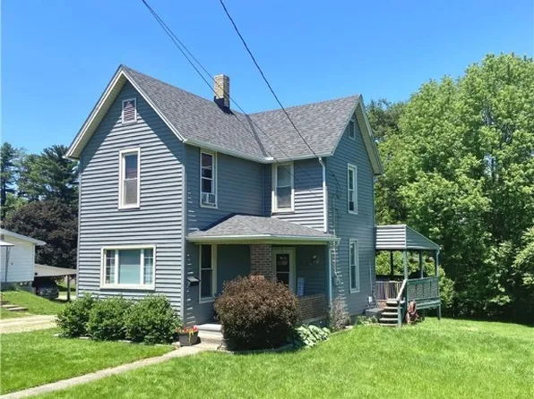 616 Hill St, Coshocton, OH 43812
