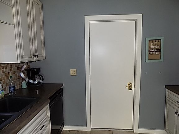 4th image of 3238 N Skinner Lake Dr W