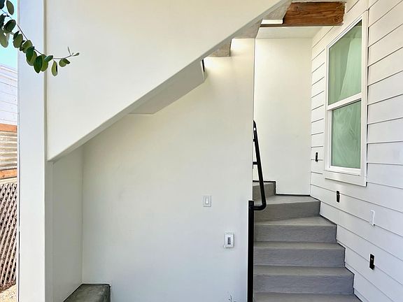 2nd image of 3245 Marlborough Ave #B