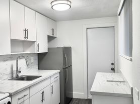 7619 Abbot