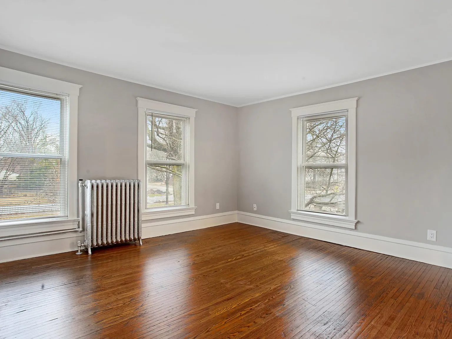 1118 W Church St — Photo 3