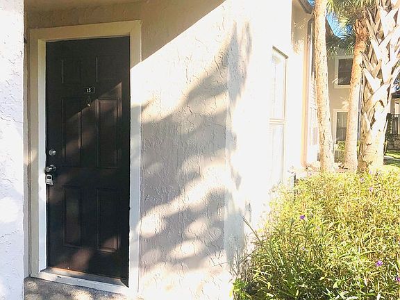 3rd image of 2911 Antique Oaks Cir APT 15