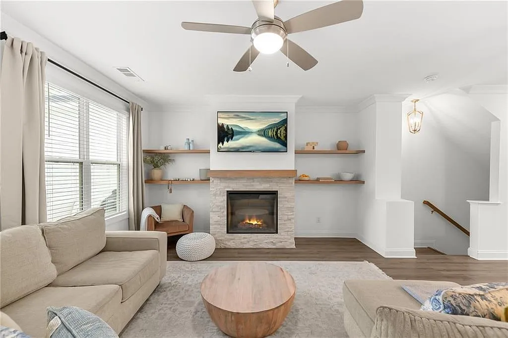 3 bed, 3.5 bath, 1732 sqft, $2,950 — Photo 4