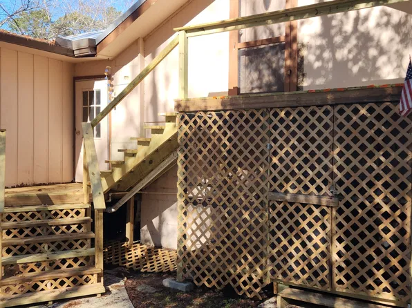 110 Ross Rd, Satsuma, FL 32189