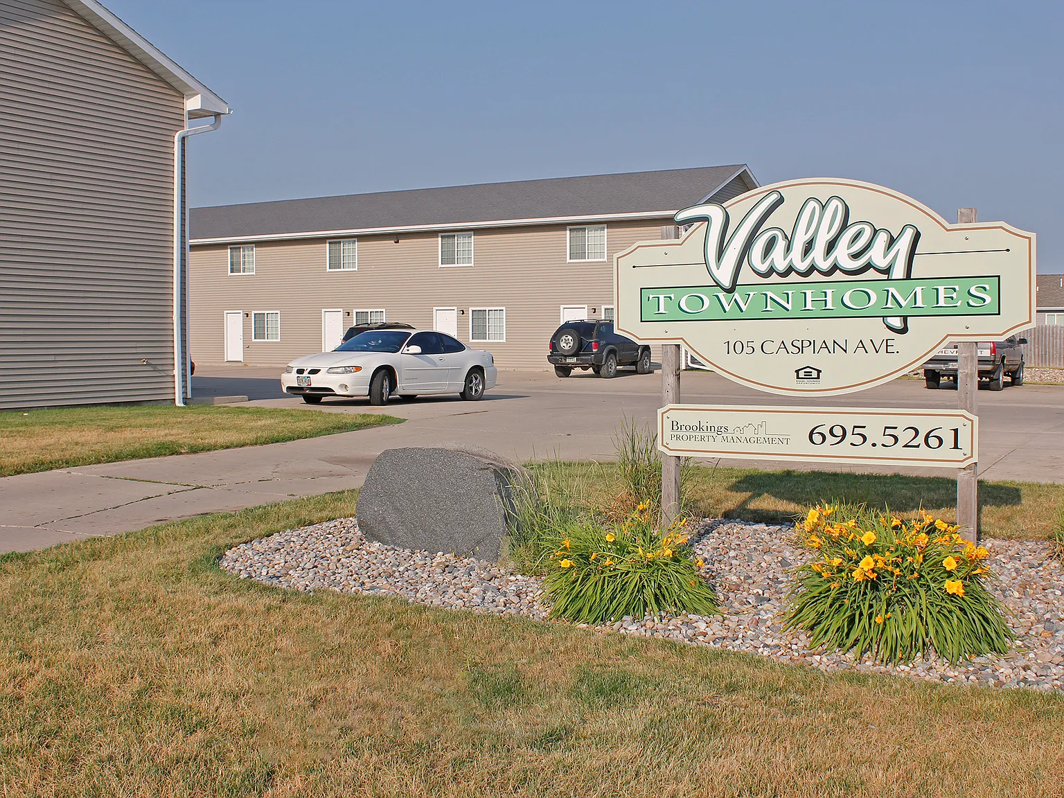 Valley Townhomes — Photo 1