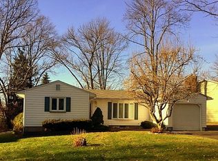 29 Crescent Dr, Lake Hopatcong, NJ 07849