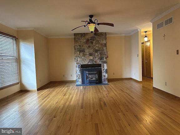 3rd image of 30844 River Rd
