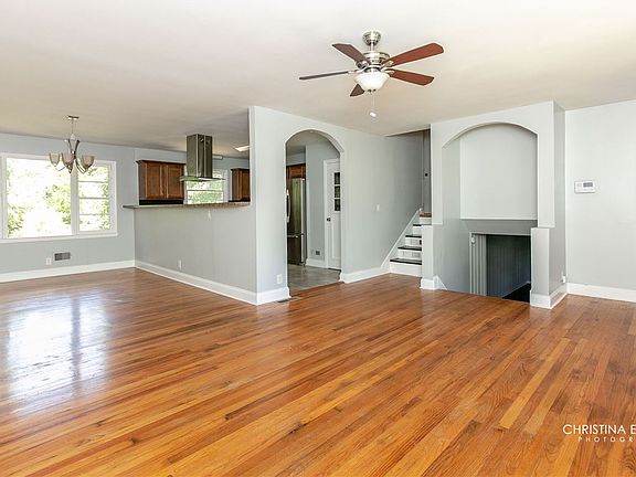 2nd image of 214 Kingsway Dr