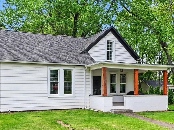 307 S Maple St, Pierceton, IN 46562
