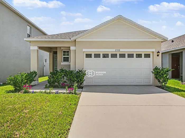 3 bed, 2.0 bath, 1614 sqft, $2,049 — Photo 3
