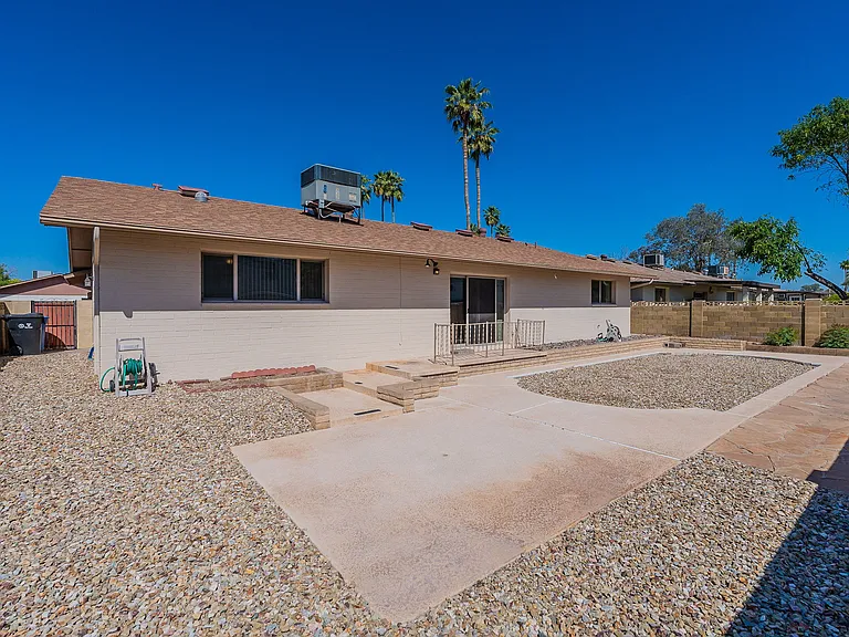 6413 S College Ave — Photo 19