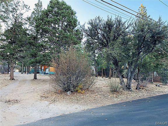 2nd image of 564 Highland Ln