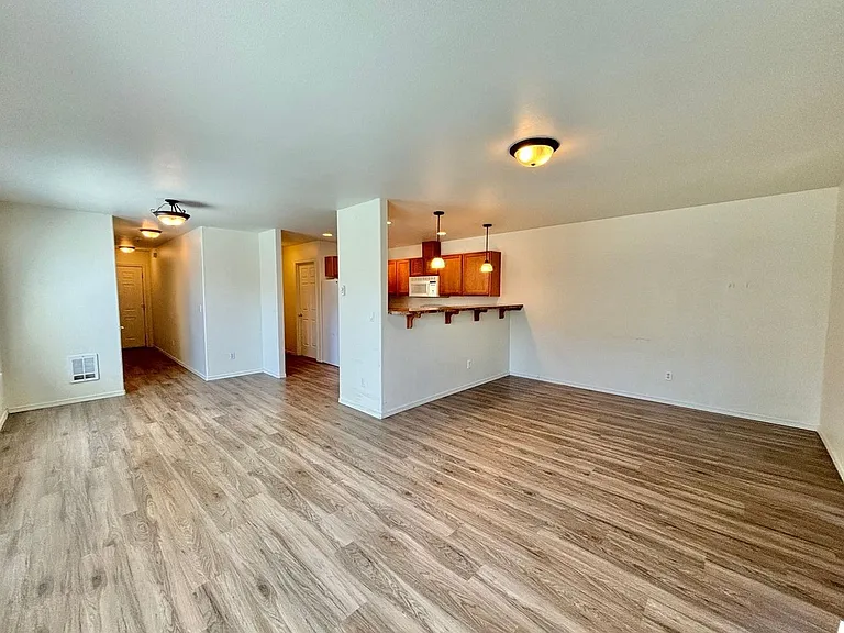 1245 & 1247 SW 27th St — Photo 6