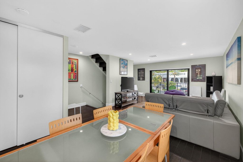 3250 NE 12th Street NE #6, photo 7