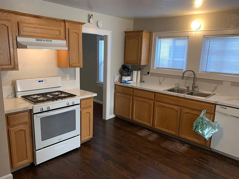 208 N 2nd Ave — Photo 7