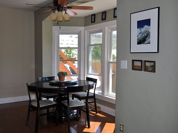 Cozy dining room