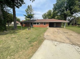 8403 Boulevard Ave, East Saint Louis, IL 62203