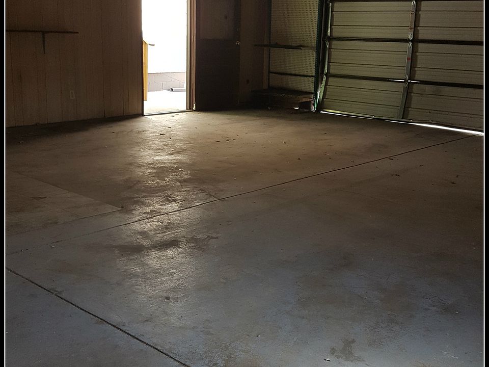 Entry way to garage