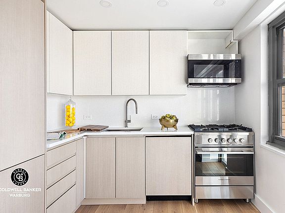 4th image of 100 W 93rd St APT 5J