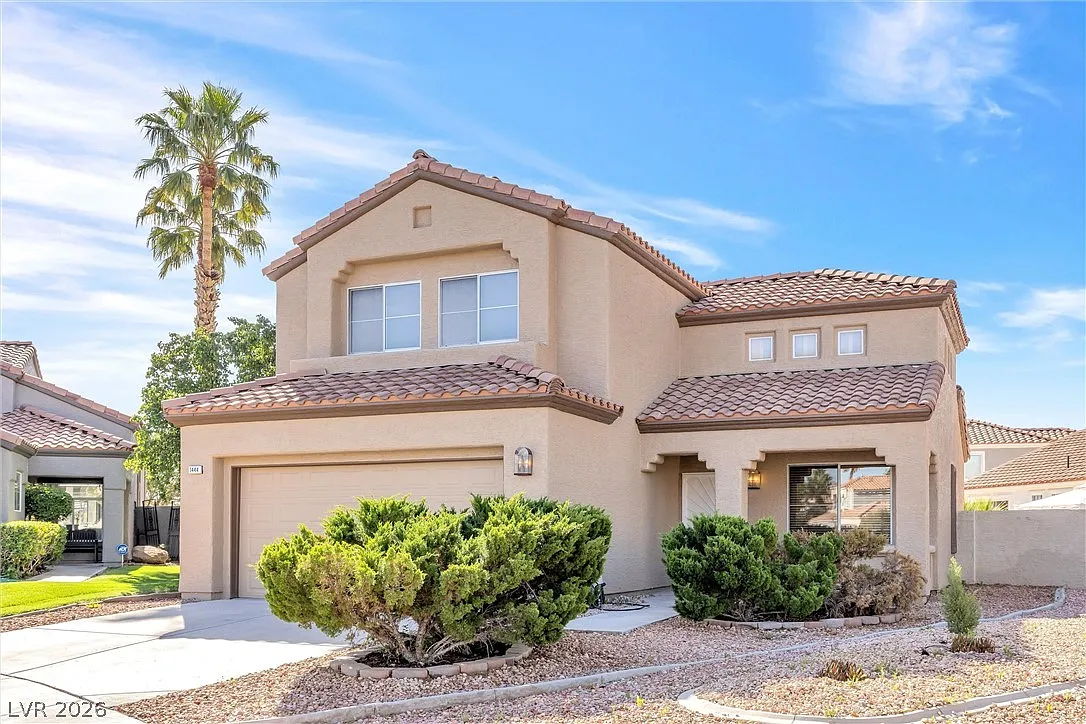 3 bed, 2.5 bath, 1755 sqft, $2,300 — Photo 1