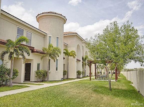 1st image of 1412 E Keeton Ave #28