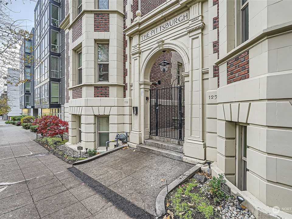 1st image of 125 Warren Avenue N #N