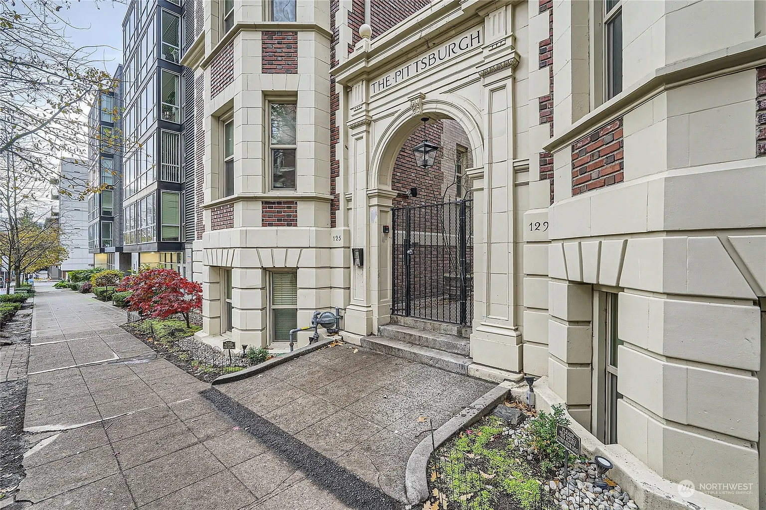 125 Warren Avenue N #N photo 1